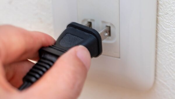 コンセント、抜く？抜かない？待機電力と気を付けるべき家電
